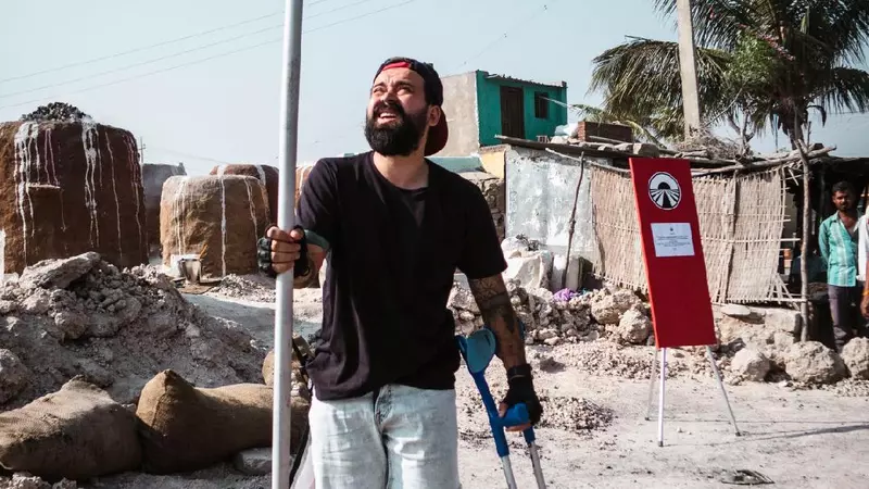 ASIA EXPRESS. Oase, într-un picior, a câștigat imunitatea. CRBL: „Hai maimuțoi în cârje, aleargă!”