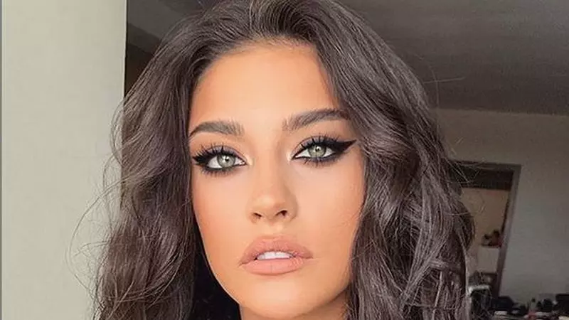 Antonia a vorbit despre defectele ei fizice. Vei fi surprins să afli ce complexe are cea mai frumoasă femeie din showbiz: ” Am un ochi mai mic decât celălalt…”