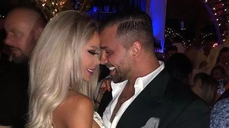 Alex Bodi a cerut-o în căsătorie pe Bianca Drăgușanu. Cum arată inelul pe care i l-a pus pe deget