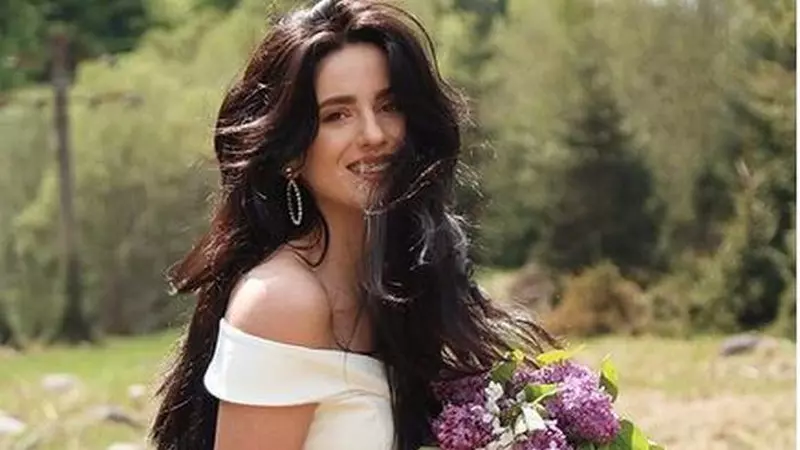 Ioana Grama este însărcinată în 3 luni. Prima fotografie cu frumoasa bloggeriță însărcinată!