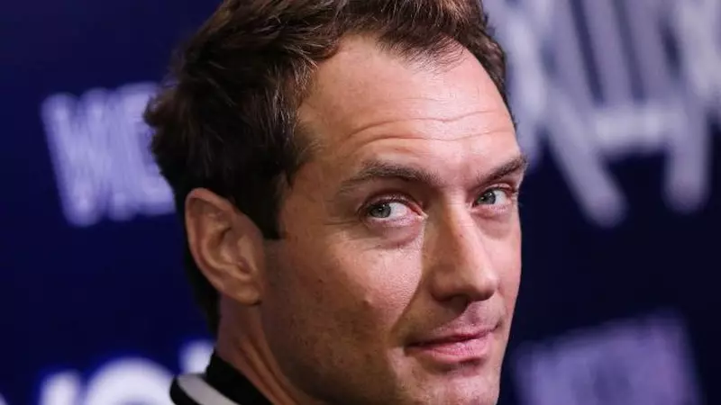 A zis adio burlăciei! Jude Law s-a însurat în secret