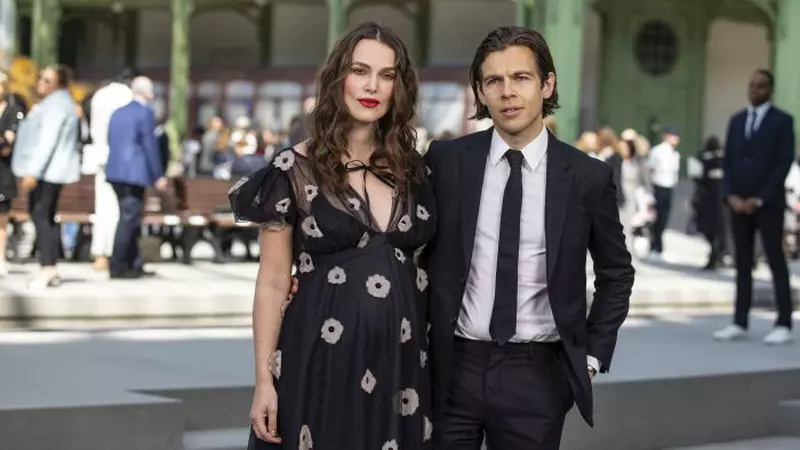 Keira Knightley este însărcinată pentru a doua oară. Primele imagini cu burtica la vedere