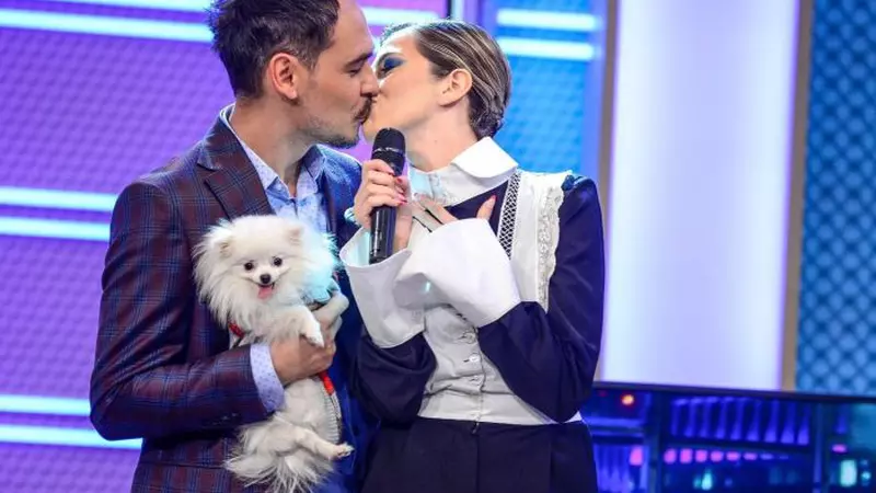 Lidia Buble a prins buchetul. Artista a fost fără Răzvan Simion la nunta surorii ei