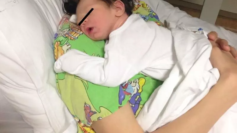 Anca Serea a postat o fotografie cu un bebeluş în braţe şi fanii au intrat în fibrilaţii. Vedeta este extrem de fericită!