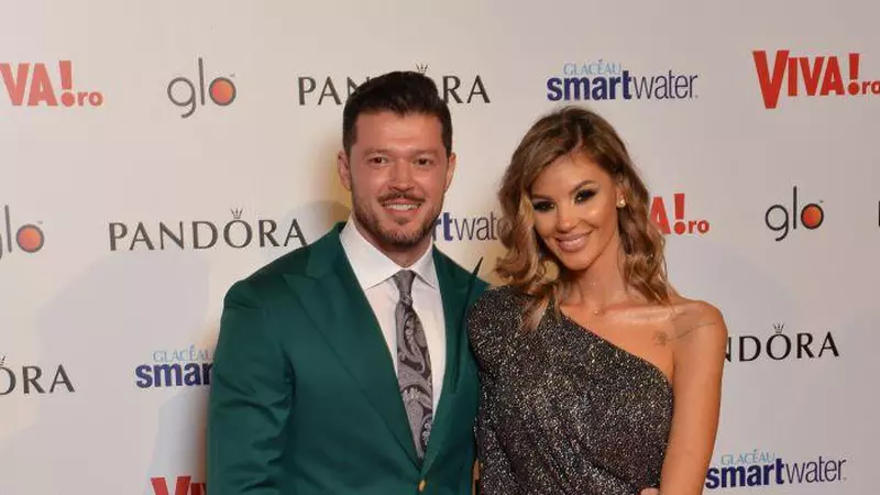 Victor Slav, la VIVA! Party 2019. A apărut pe covorul roşu alături de o blondă sexy