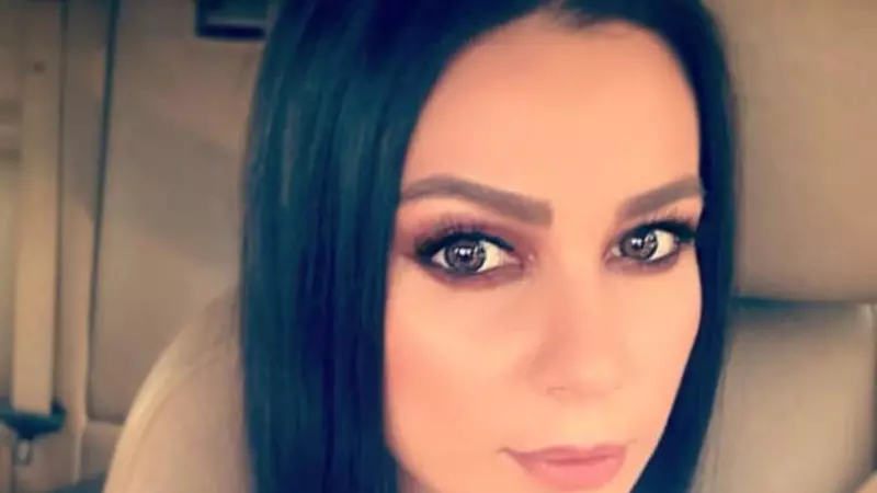 Iuliana Luciu, sexy în valurile mării. Vedeta își etalează siluetă la plajă