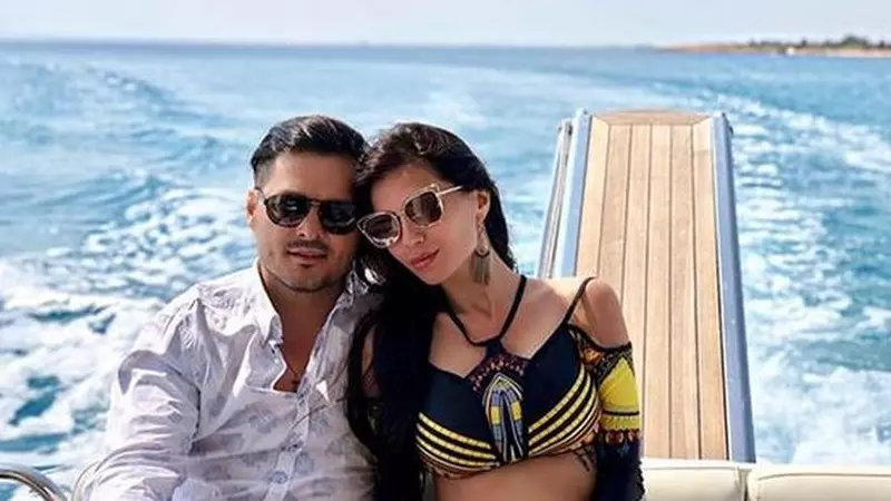 Imagini incediare cu iubita lui Liviu Vârciu la malul mării! Femeia e o bombă sexy, nu-i de mirare că acesta a vrut-o înapoi