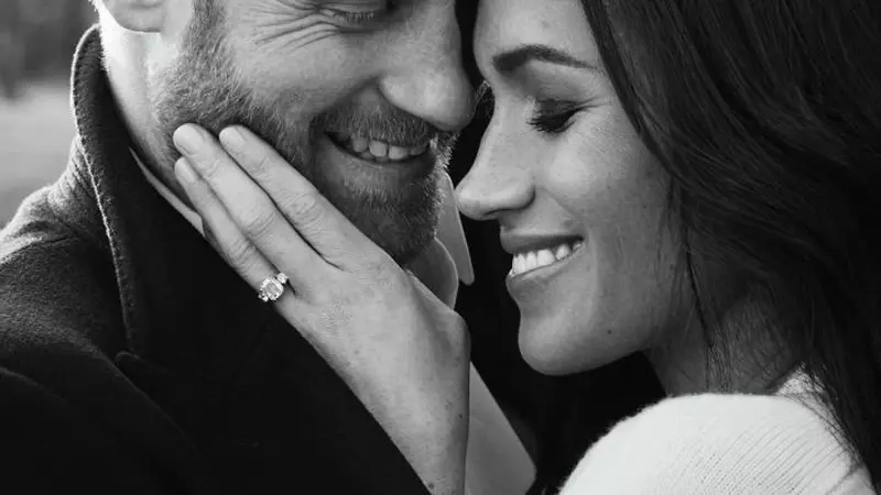 Meghan Markle, criticată fiindcă și-a modificat inelul de logodnă! Prințul Harry l-a creat special pentru ea!