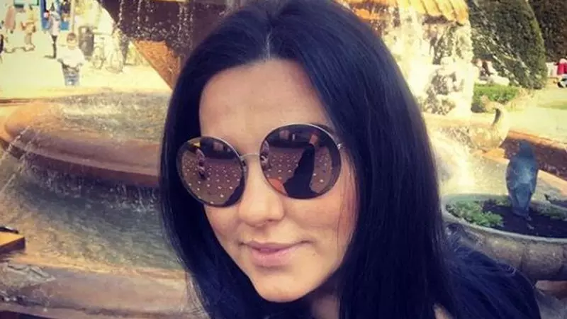 Lavinia Pîrva, la plimbare cu micuțul Alexandru. Soția lui Ștefan Bănică a scăpat de kilogramele în plus