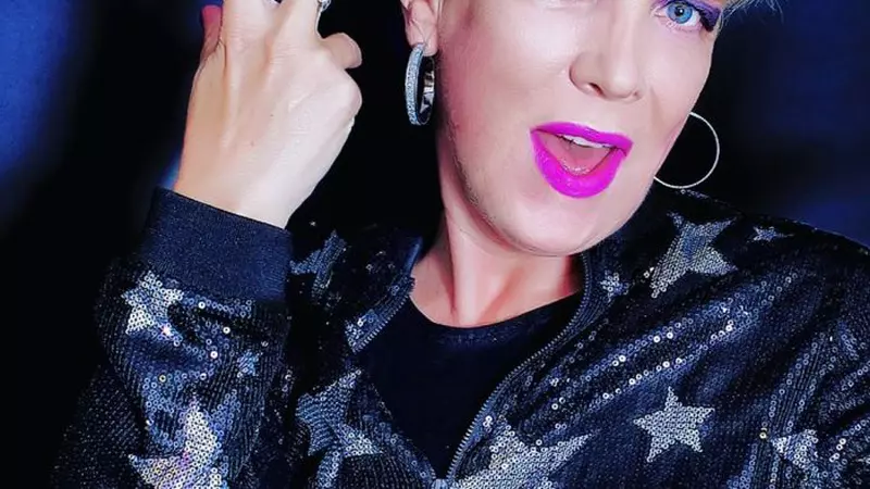 Cum arată Silvia Dumitrescu în costum de baie la 60 de ani. Artista se distrează la mare