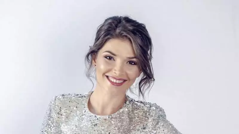 Alina Pușcaș a anunțat când va naște. Mai are foarte puțin, dar încă poartă tocuri!