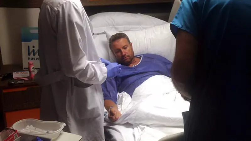 Cătălin Botezatu, operat de URGENȚĂ. Designerul a ajuns de la aeroport direct la spital