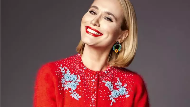 Andreea Esca, aşa cum n-aţi văzut-o niciodată! Cum a fost surprinsă vedeta Pro TV la plajă