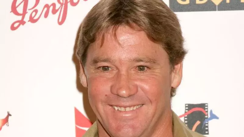 Îl mai știi pe Steve Irwin, "Vânătorul de crocodili"? Fiul lui în vârstă de 15 ani își riscă viața la fel ca tatăl său!