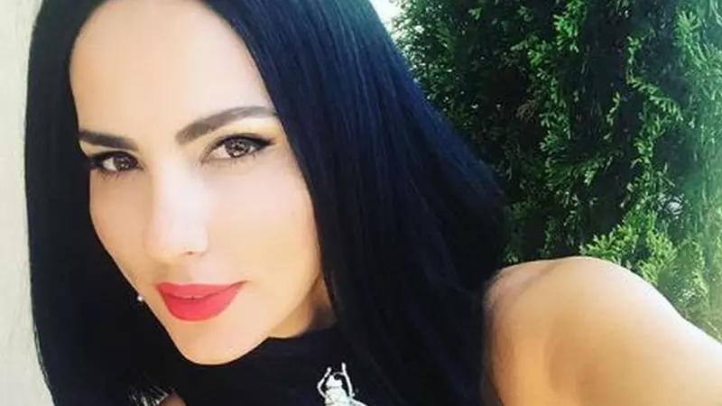 Lavinia Pârva, în rochie mini la trei luni după ce a născut. Așa a ieșit soția lui Ștefan Bănică din casă