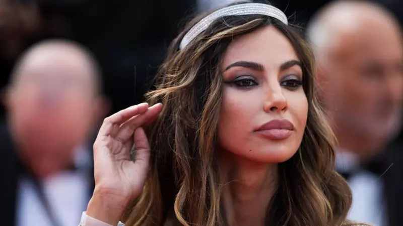 Mădălina Ghenea schimbă prefixul! Vedeta împlinește astăzi 30 de ani. Cine e persoana specială alături de care își serbează ziua!