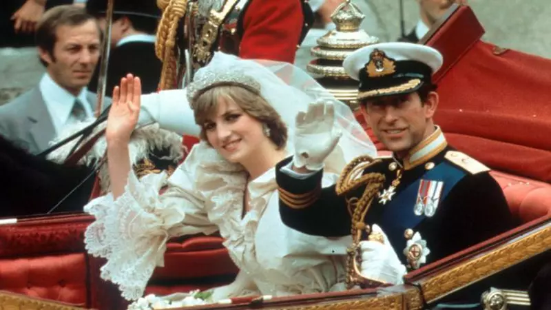 38 de ani de la nunta secolului! Cinci lucruri neștiute de la nunta Prințesei Diana cu Prințul Charles și un detaliu absolut scandalos