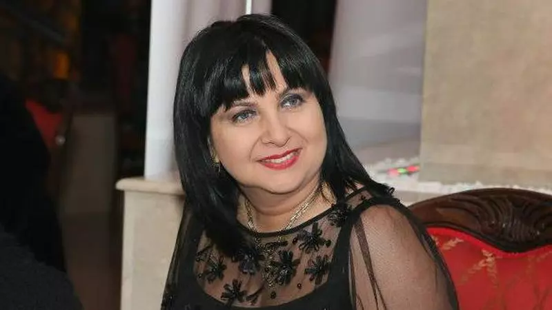 O mai ții minte pe Carmen Șerban? Cum arată cântăreața la 50 de ani, după trei operații estetice. Transformarea este frapantă!