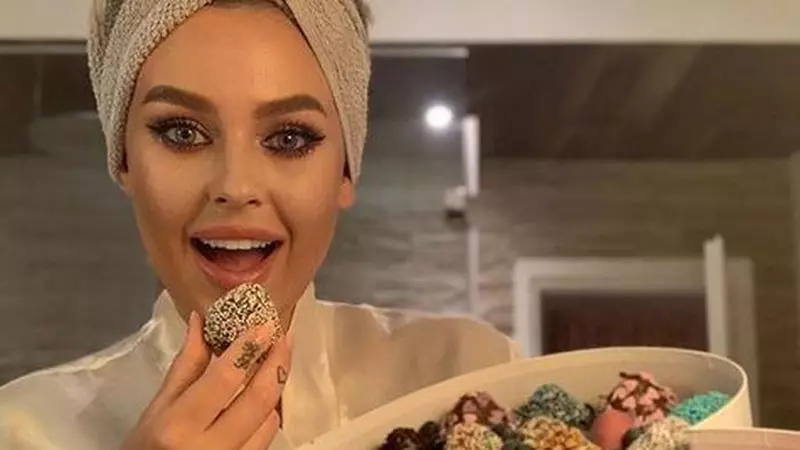 Misha a recunoscut că vrea să mai slăbească. Ce dietă ține artista acum pentru a da jos șase kilograme: ”Dacă mi-e foarte tare poftă de ceva...”