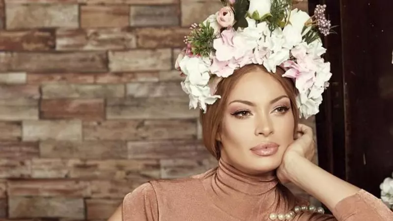 Valentina Pelinel a publicat prima fotografie cu gemenele sale și ale lui Cristi Borcea. Rania și Indira sunt îmbrăcate identic