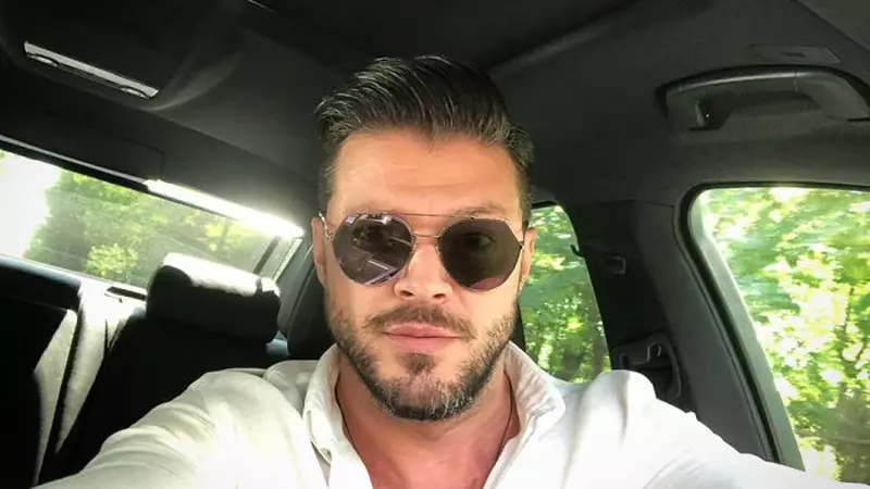 Victor Slav ar fi fost prins drogat la volan. Prezentatorul s-ar fi ales cu dosar penal