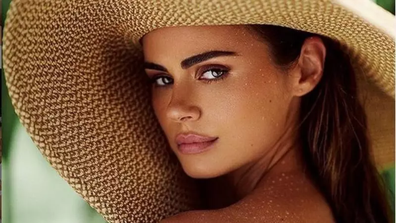 Cât de hot arată Xenia Deli, după ce a devenit mamă! Fotomodelul este soția unui miliardar egiptean cu aproape 40 de ani mai în vârstă
