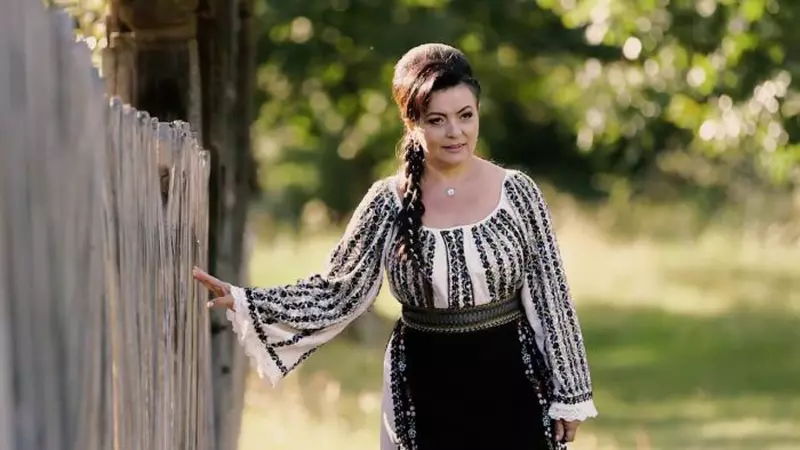 Artista Maria Ghinea a fost împuşcată în cap de fostul soț. Cântăreața de muzică populară a dat detalii infiorătoare