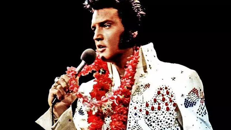 Casa lui Elvis Presley din Beverly Hills, de închiriat în regim hotelier. Cât costă o noapte în patul Regelui Rock 'n' Roll-ului