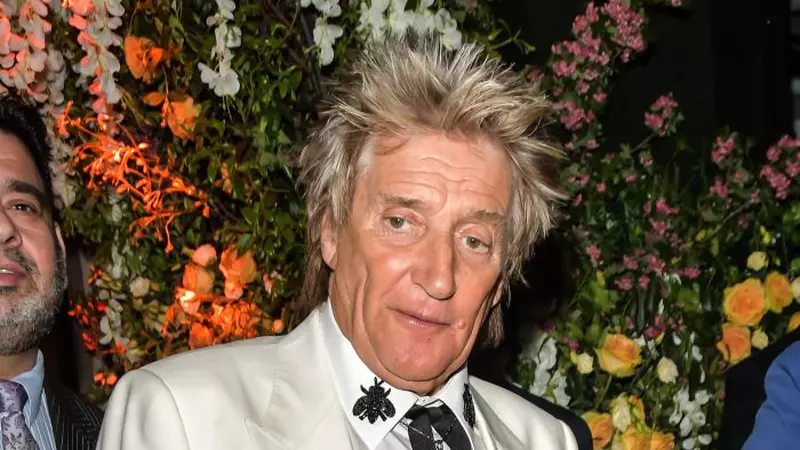 Cum arată Rod Stewart, la 3 ani după ce a fost diagnosticat cu cancer. La 74 de ani, artistul a spus tot despre boala pe care o are