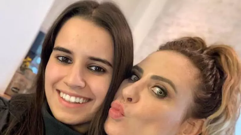 Adina Buzatu are o fiică de 21 de ani pe care a ținut-o... secretă! Cum arată și cu ce se ocupă tânăra: locuiește la Londra și...