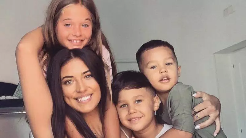 Cum se descurcă Antonia cu copiii de când Alex Velea a plecat la Asia Express. Pe ajutorul cui se bazează - EXCLUSIV