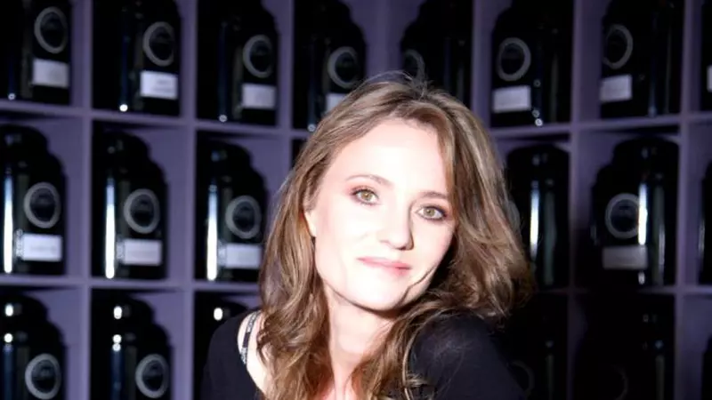 Trecutul neștiut al celei mai misterioase concurente de la Asia Express, Lia Bugnar. E superbă și la 50 de ani, dar în copilărie a avut un mare complex