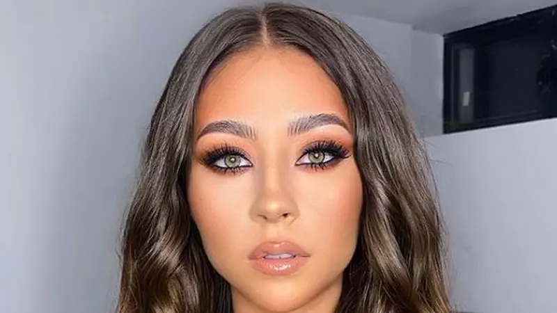 Nicole Cherry a recunoscut că și-a pus silicoane. Imagini sexy cu artista: ”Mama natură n-a fost generoasă cu mine”