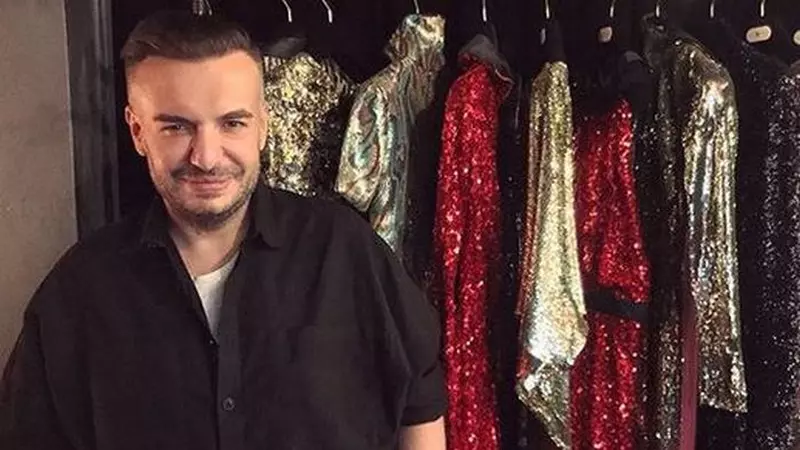 Tribut emoționant adus lui Răzvan Ciobanu la Gala Avanpremiere. Clientele designerului au defilat în creații ale acestuia nemaivăzute până acum