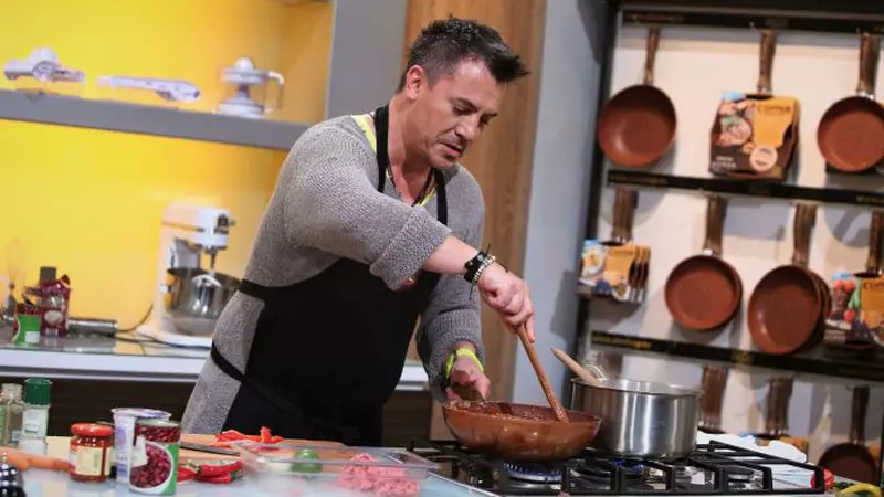 Răzvan Fodor a apărut la Chefi la cuțite, la Antena 1, după concedierea de la Masterchef, show-ul difuzat de Pro TV