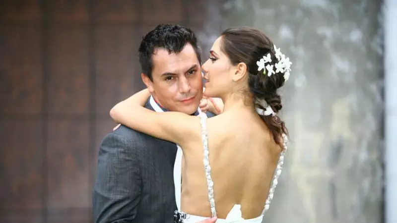 Ea este Irina, soția lui Răzvan Fodor de la Asia Express! Povestea lor de dragoste este desprinsă din filme ... de comedie!