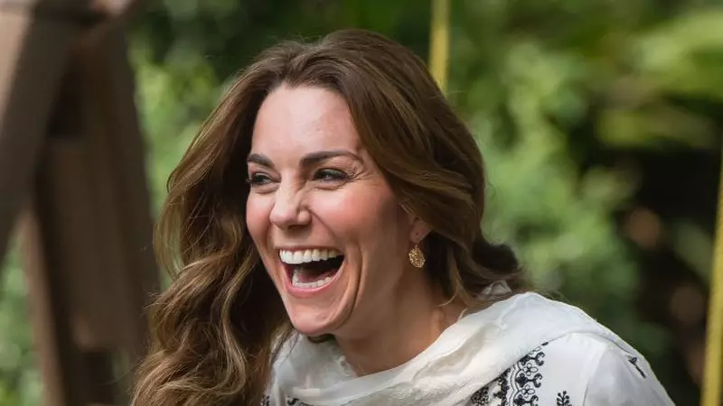 Kate Middleton a șocat cumpărătorii dintr-un supermarket! A cumpărat costume ieftine de Halloween pentru George și Charlotte