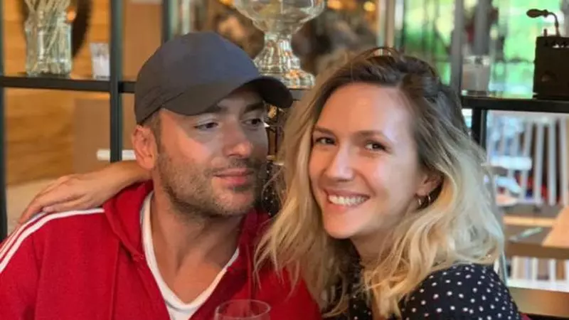 Nu e ușoară viața cu doi copii mici! Adela Popescu a recunoscut cu ce probleme se confruntă: "Vom dormi tot claie peste grămadă!"