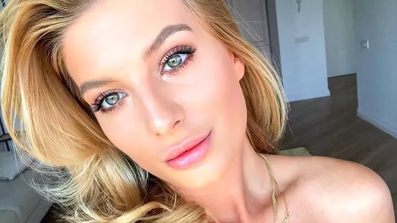 Ana Baniciu, schimbare radicală de look. Nu mai are părul blond. Imagini recente cu cântăreața