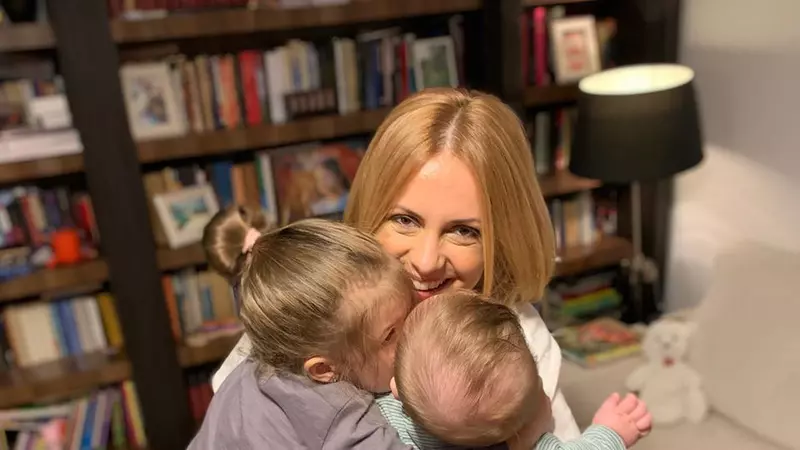 Simona Gherghe, criticată dur de mamele care o urmăresc: "M-au făcut nedocumentată, că am rămas în urmă..."