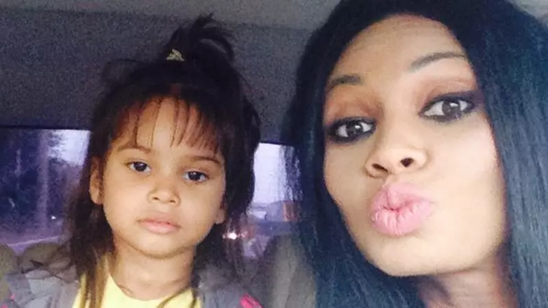 Fiica lui Laurette refuză să meargă la școală după ce a fost bătută: "Nu e la primul incident. Merge la psiholog acum"