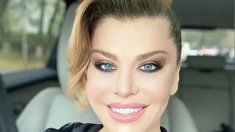 Loredana Groza împlinește 50 de ani. Vedeta arată la fel de bine ca la 16 ani, când a debutat și a câștigat premiul cel mare la Festivalul Mamaia!