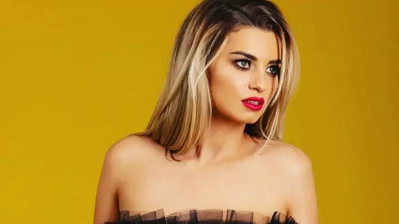 Cine este Elena Bozian de la Vocea României. A reușit, deși nu are studii muzicale și i s-a spus că nu e suficient de talentată