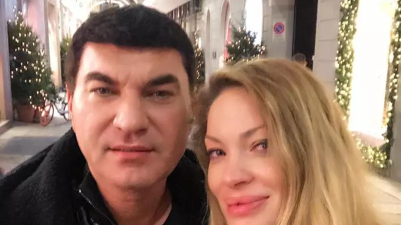 Cristi Borcea, un romantic incurabil! Milionarul a dus-o pe Valentina Pelinel în „oraşul iubirii”, de ziua ei