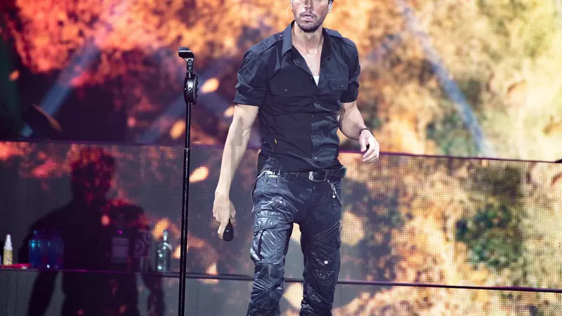 Enrique Iglesias spune adevărul despre relația cu tatăl său, Julio Iglesias: „Timp de 10 nu am avut absolut nicio legătură cu el!”