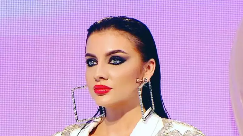 Adela Tecuceanu de la ”Bravo, ai stil!” a născut. Prima imagine cu bebelușul: ”Cel mai frumos moment”