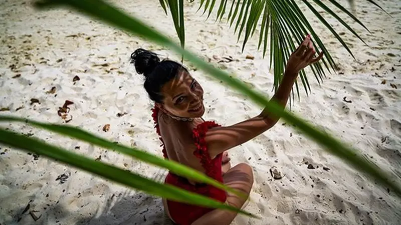 Corina Caragea a încins atmosfera pe plaja din Thailanda. Cât de bine arată la 37 de ani