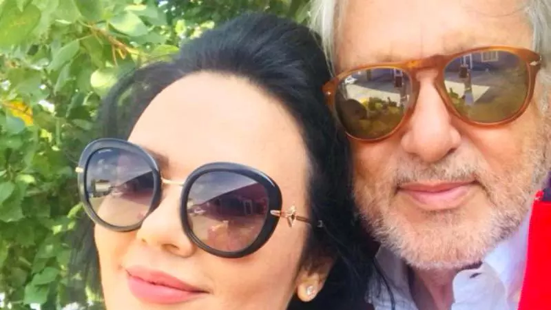 Ilie Năstase nu se uită la bani când vine vorba despre soția lui. Ioana își face clinică de sute de mii de euro. „Vom aduce aparatura din America”