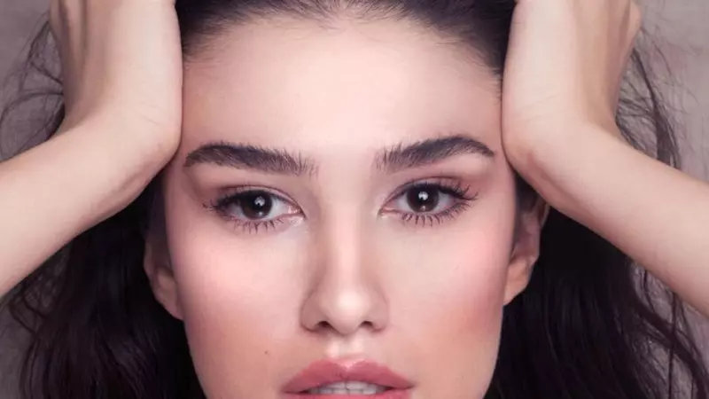 Cine este Mădălina Bellariu Ion, ispita lui Jude Law din "Tânărul Papă". Superba româncă va juca în "Sacrificiul"