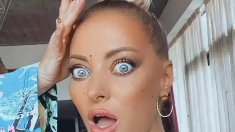 Răspunsul Deliei pentru o admiratoare curioasă la ce doctor și-a corectat buzele: „Lucrurile astea sunt ca mersul la ginecolog...” / Fanii au reacționat imediat!